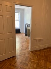 366 E 28th St, Unit 2F in Brooklyn, NY - Foto de edificio - Building Photo