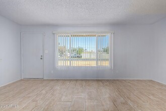 6320 N 47th Ave in Glendale, AZ - Building Photo - Building Photo