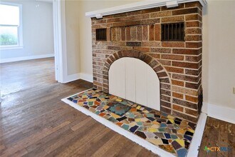 1432 N Walnut Ave in New Braunfels, TX - Building Photo - Building Photo