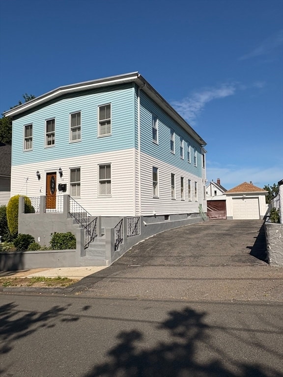 property at 16 Mt Vernon St