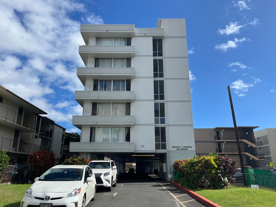 1503 Liholiho St in Honolulu, HI - Building Photo