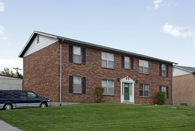 Leslie Lane Apartments in Ballwin, MO - Building Photo - Building Photo