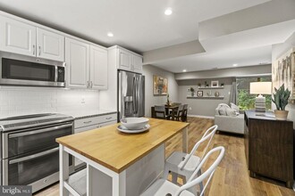 8901 Battery Pl-Unit -34 in Bethesda, MD - Building Photo - Building Photo