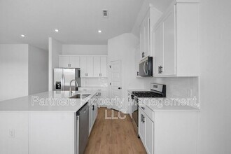 411 W Taverner Xing in Farmington, AR - Building Photo - Building Photo