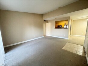 5055 W Hacienda Ave, Unit 2019 in Las Vegas, NV - Foto de edificio - Building Photo