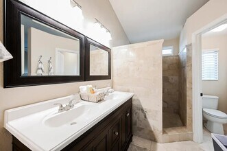 588 Ione Rd in Henderson, NV - Foto de edificio - Building Photo