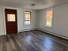 105 Silver Ln in East Hartford, CT - Building Photo - Building Photo