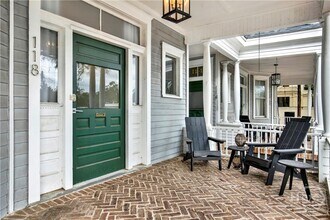 118 W Waldburg St in Savannah, GA - Building Photo - Building Photo