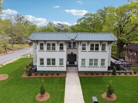 750 Cascade Pl SW in Atlanta, GA - Building Photo