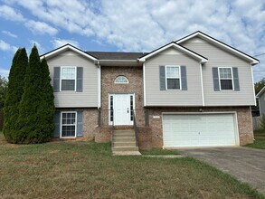 3404 Queensbury Rd in Clarksville, TN - Foto de edificio - Building Photo
