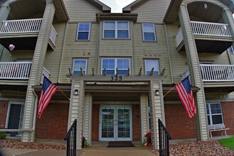 Evia Apartments in Verona, WI - Foto de edificio - Building Photo