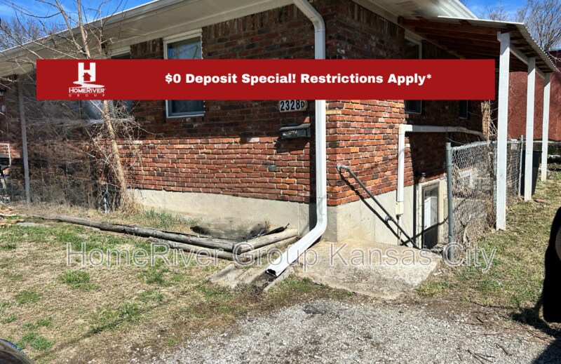 2328 S Grand Ave in Independence, MO - Building Photo
