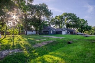 12811 Fisher Dr in Baytown, TX - Building Photo - Building Photo