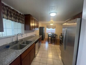 723 Clinton Dr in Stockton, CA - Building Photo - Building Photo