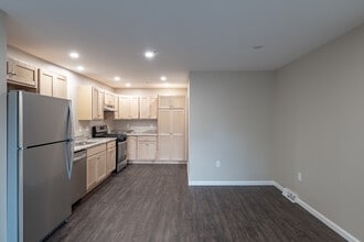 531 Center Rd in West Seneca, NY - Building Photo - Interior Photo