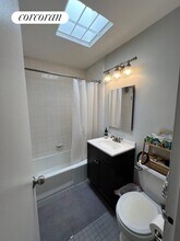430 E 77th St in New York, NY - Building Photo - Building Photo