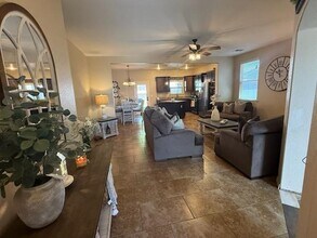 13215 Emerald Isle St in Horizon City, TX - Foto de edificio - Building Photo