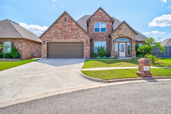 905 Samantha Ln in Moore, OK - Building Photo - Building Photo