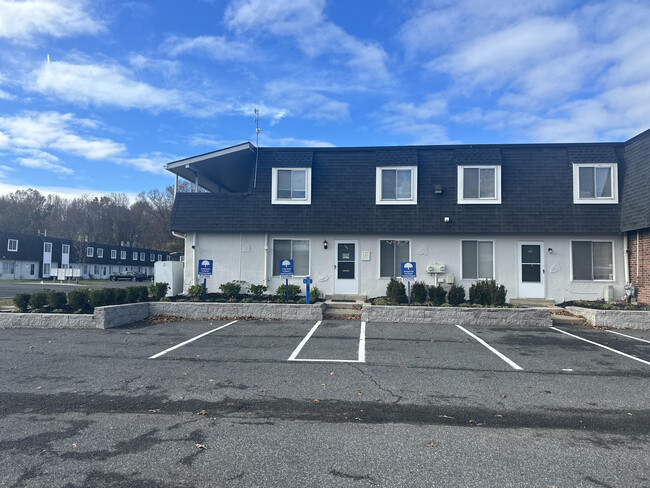 Windsor Forest Townhomes in New Castle, DE - Building Photo - Building Photo