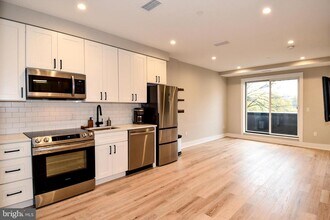 1016 17th Pl NE in Washington, DC - Building Photo - Building Photo