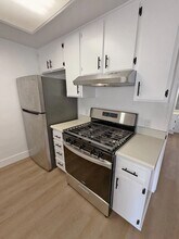 1321 N Vista St in Los Angeles, CA - Building Photo - Building Photo