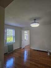 35 Prospect St in Great Neck, NY - Building Photo - Building Photo