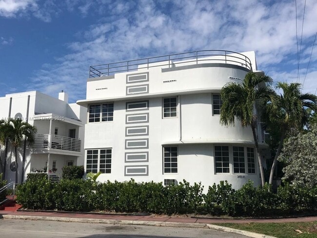 320 25th St in Miami Beach, FL - Building Photo - Building Photo