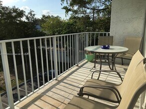 680 NE 64th St in Miami, FL - Building Photo - Building Photo