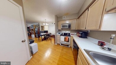 3101 Patrick Henry Dr in Falls Church, VA - Building Photo - Building Photo