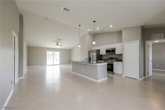 3704 25th St SW in Lehigh Acres, FL - Building Photo - Building Photo