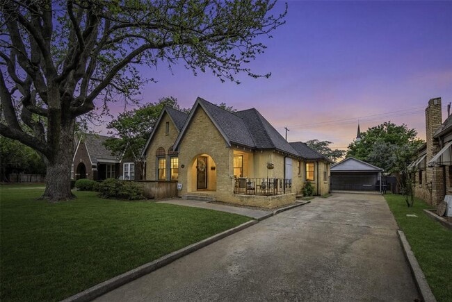 property at 717 NW 42nd St