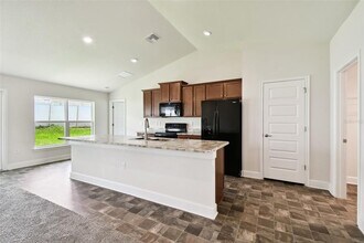 360 Cimarron Ct in Kissimmee, FL - Building Photo - Building Photo