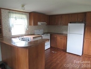 2400 Skyview Ln in Lincolnton, NC - Building Photo - Building Photo