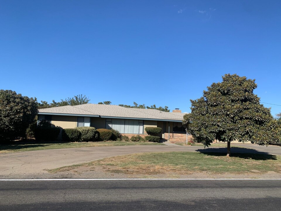 9642 Excelsior Ave in Hanford, CA - Building Photo