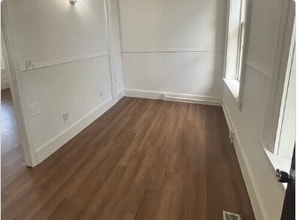 525 S Central Ave, Unit Apt 2 in Burlington, IA - Building Photo - Building Photo