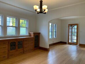 1424 E Olive St in Shorewood, WI - Building Photo - Building Photo