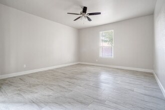 6008 Ridge View St in Midland, TX - Foto de edificio - Building Photo