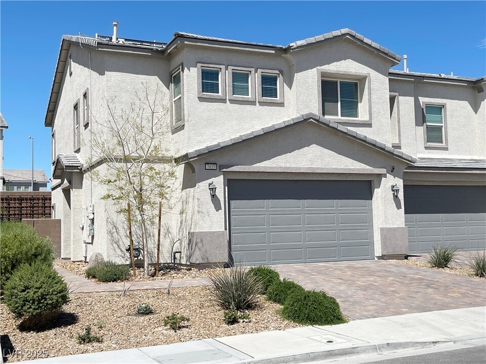 7035 Denio Island St in North Las Vegas, NV - Building Photo