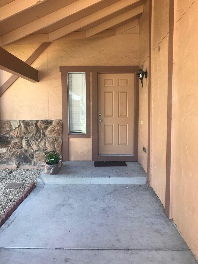 1990 Frisco Ct in Sparks, NV - Building Photo - Building Photo
