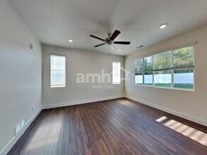 805 S Oak St in Lakewood, CO - Building Photo - Building Photo