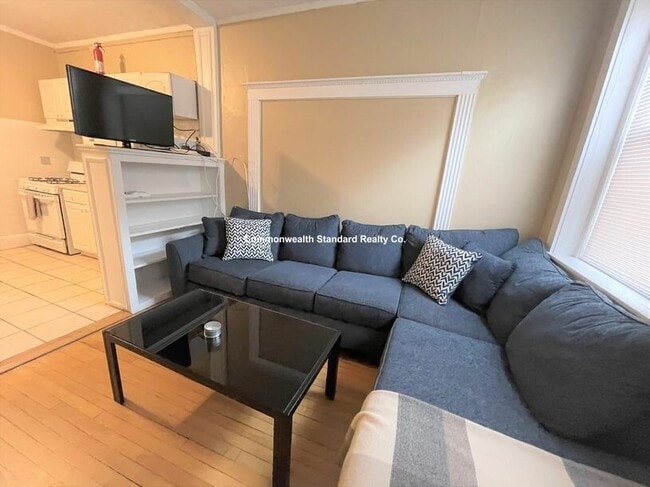 72 Egmont St in Brookline, MA - Building Photo - Building Photo