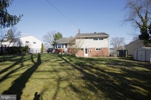 1016 S Hilton Rd in Wilmington, DE - Building Photo