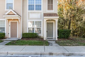 8424 Thornbush Ct in Jacksonville, FL - Foto de edificio - Building Photo