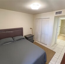 9686 Fontainebleau Blvd in Miami, FL - Building Photo - Building Photo