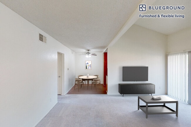 325 S San Dimas Canyon Rd in San Dimas, CA - Building Photo - Building Photo