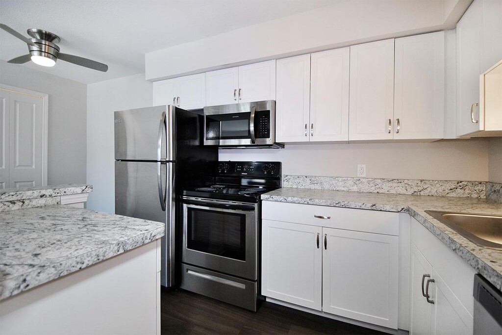 Bloomfield Place Apartments in Bloomfield Hills, MI