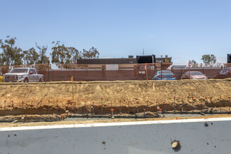 7131-7151 Carroll Rd in San Diego, CA - Building Photo - Building Photo