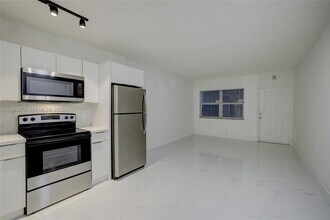 1740 Funston St in Hollywood, FL - Building Photo - Building Photo