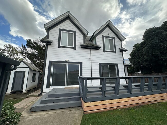 property at 315 W 3rd St