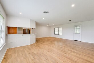 3605 Longherridge Dr in Pearland, TX - Building Photo - Building Photo